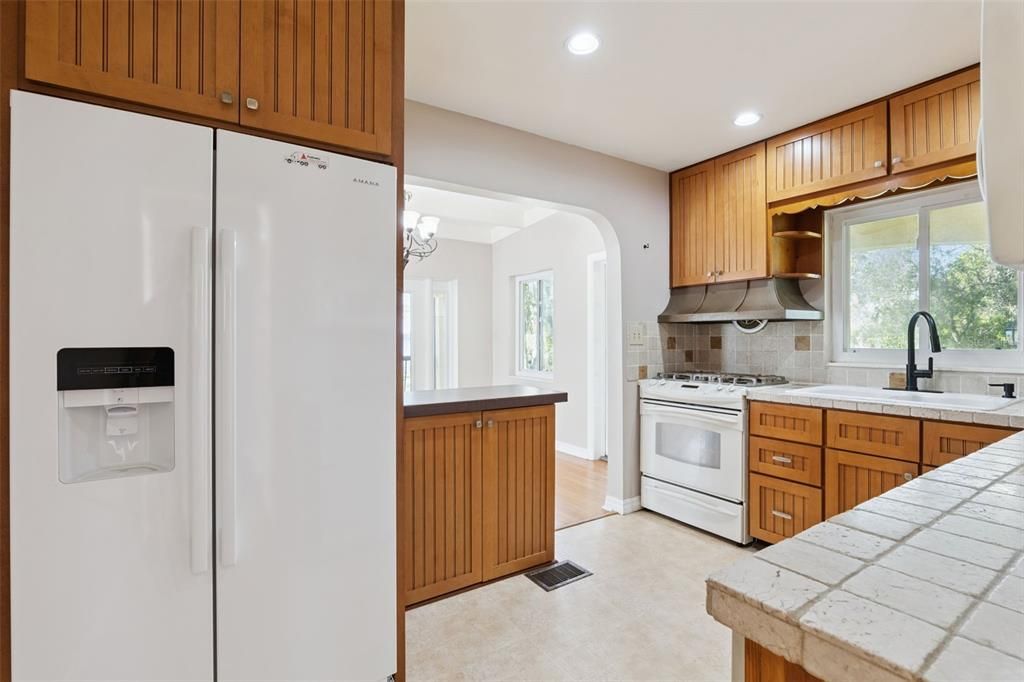 На продажу: $595,000 (3 спален, 2 ванн, 1617 Квадратных фут)