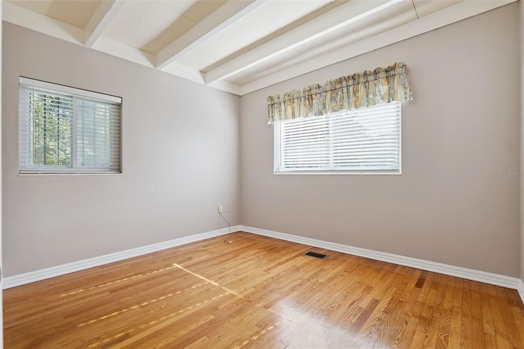 На продажу: $595,000 (3 спален, 2 ванн, 1617 Квадратных фут)