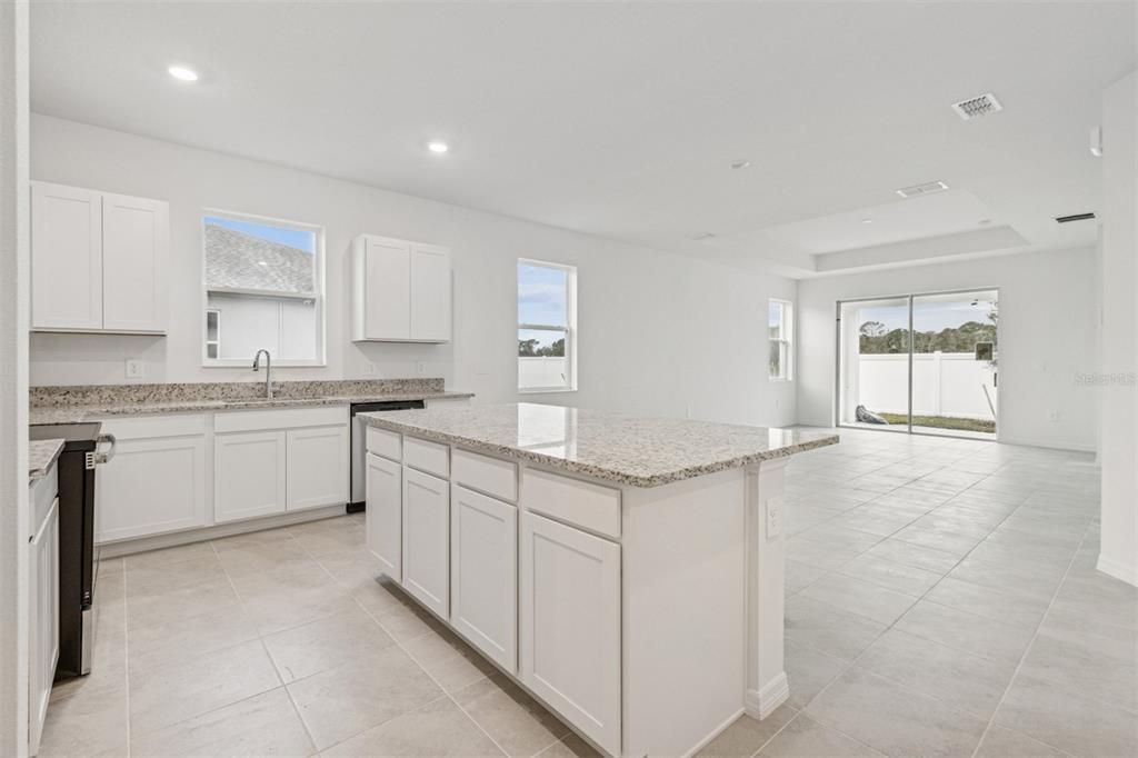 Activo con contrato: $317,999 (2 camas, 2 baños, 1680 Pies cuadrados)