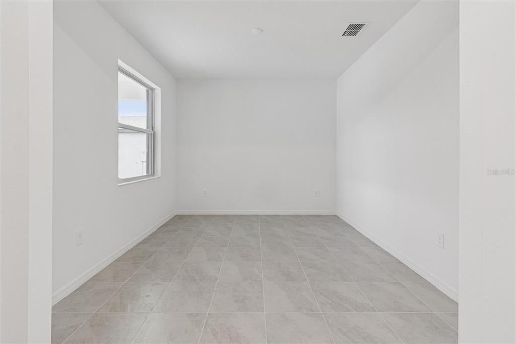 Activo con contrato: $317,999 (2 camas, 2 baños, 1680 Pies cuadrados)