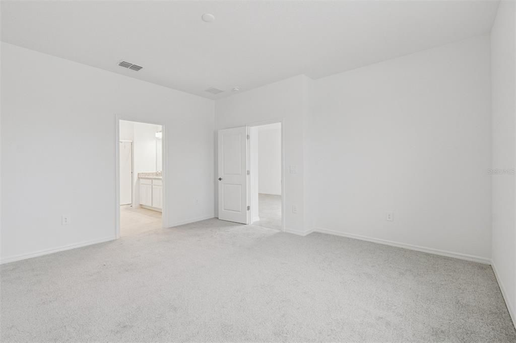 Activo con contrato: $317,999 (2 camas, 2 baños, 1680 Pies cuadrados)