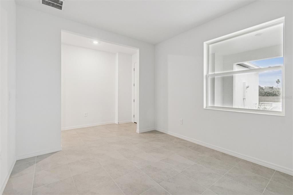 Activo con contrato: $317,999 (2 camas, 2 baños, 1680 Pies cuadrados)