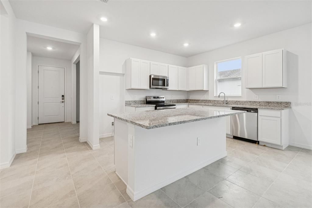 Activo con contrato: $317,999 (2 camas, 2 baños, 1680 Pies cuadrados)