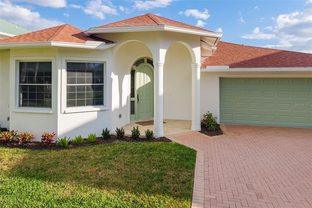 For Sale: $5,200,000 (3 beds, 3 baths, 2875 Square Feet)