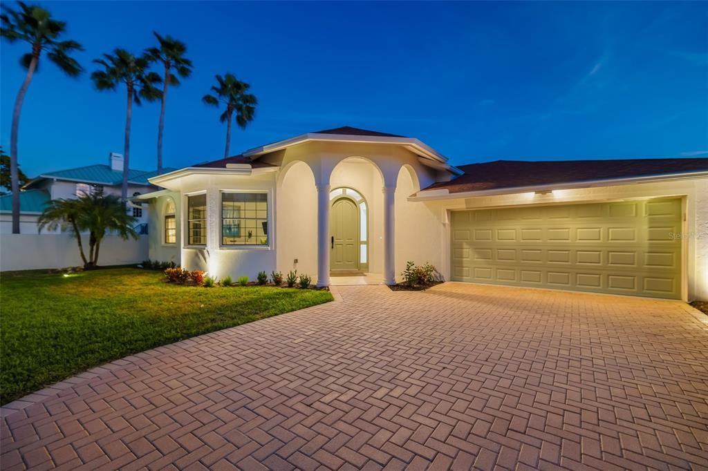 For Sale: $5,200,000 (3 beds, 3 baths, 2875 Square Feet)