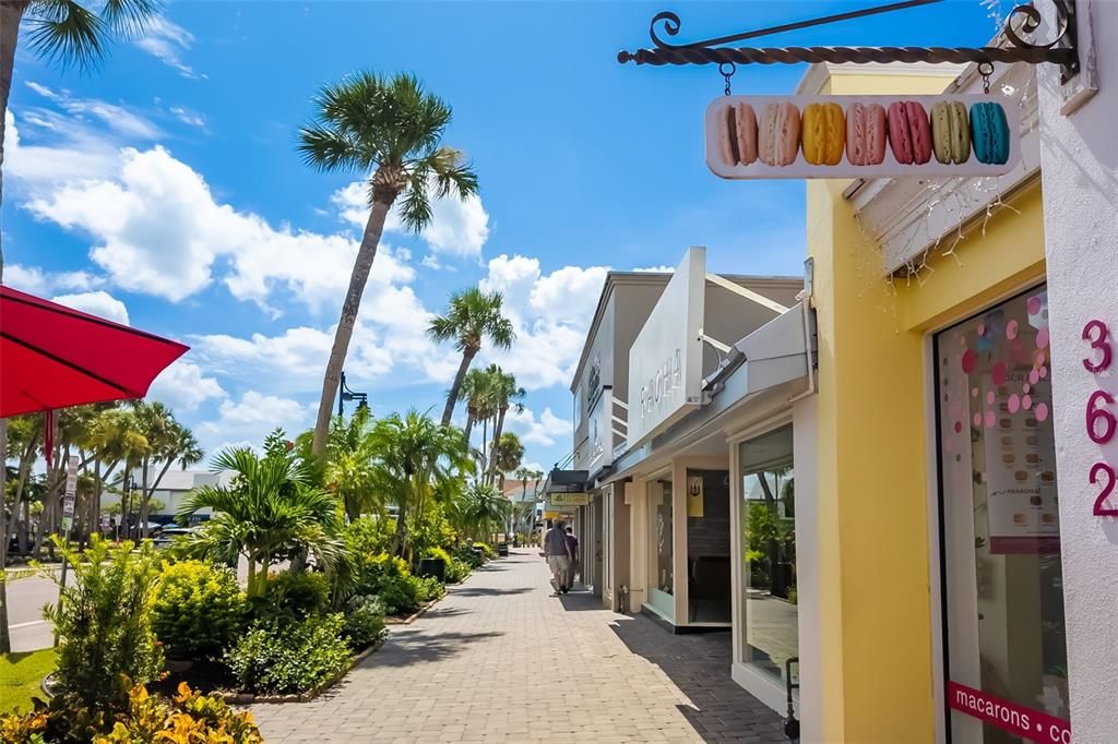 For Sale: $5,200,000 (3 beds, 3 baths, 2875 Square Feet)