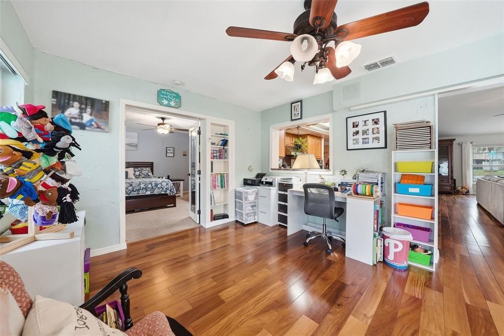 待售: $349,900 (3 贝兹, 2 浴室, 2222 平方英尺)