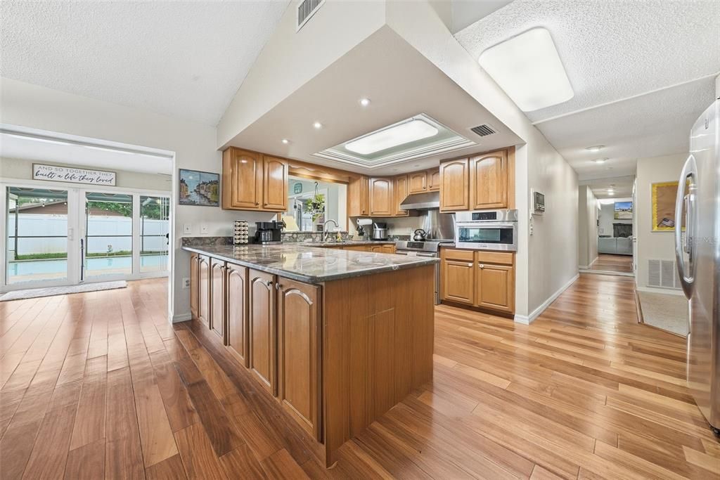 待售: $349,900 (3 贝兹, 2 浴室, 2222 平方英尺)