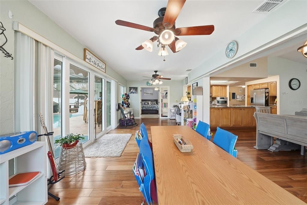 待售: $349,900 (3 贝兹, 2 浴室, 2222 平方英尺)