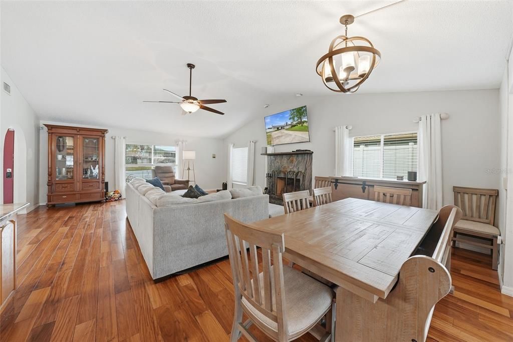 待售: $349,900 (3 贝兹, 2 浴室, 2222 平方英尺)