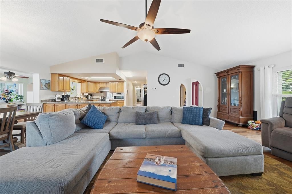 待售: $349,900 (3 贝兹, 2 浴室, 2222 平方英尺)