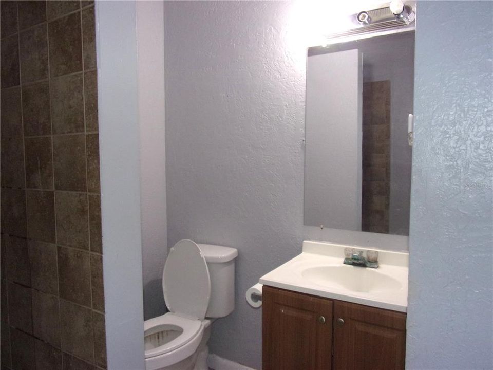 Active With Contract: $249,900 (3 beds, 2 baths, 1517 Square Feet)