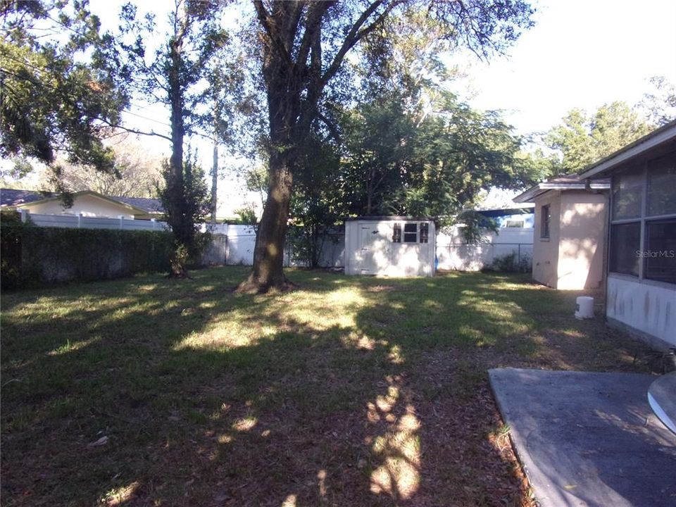 Active With Contract: $249,900 (3 beds, 2 baths, 1517 Square Feet)