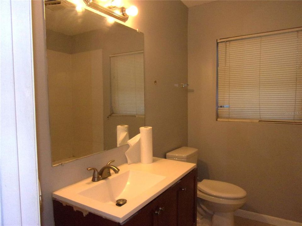 Active With Contract: $249,900 (3 beds, 2 baths, 1517 Square Feet)