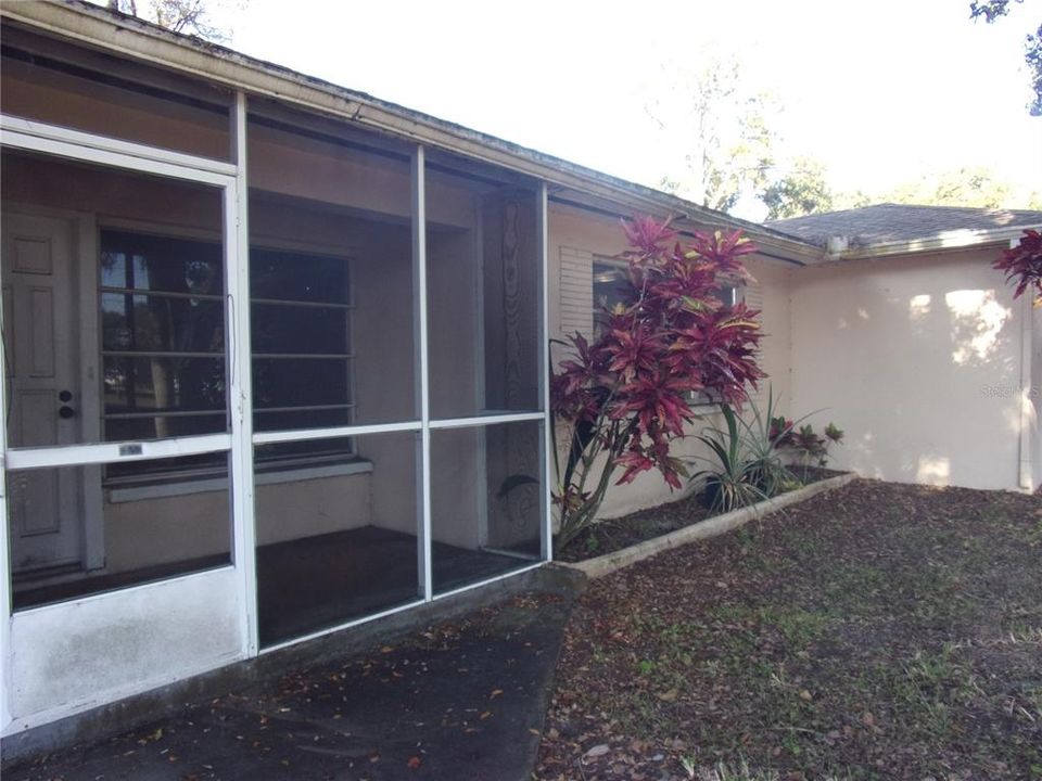 Active With Contract: $249,900 (3 beds, 2 baths, 1517 Square Feet)