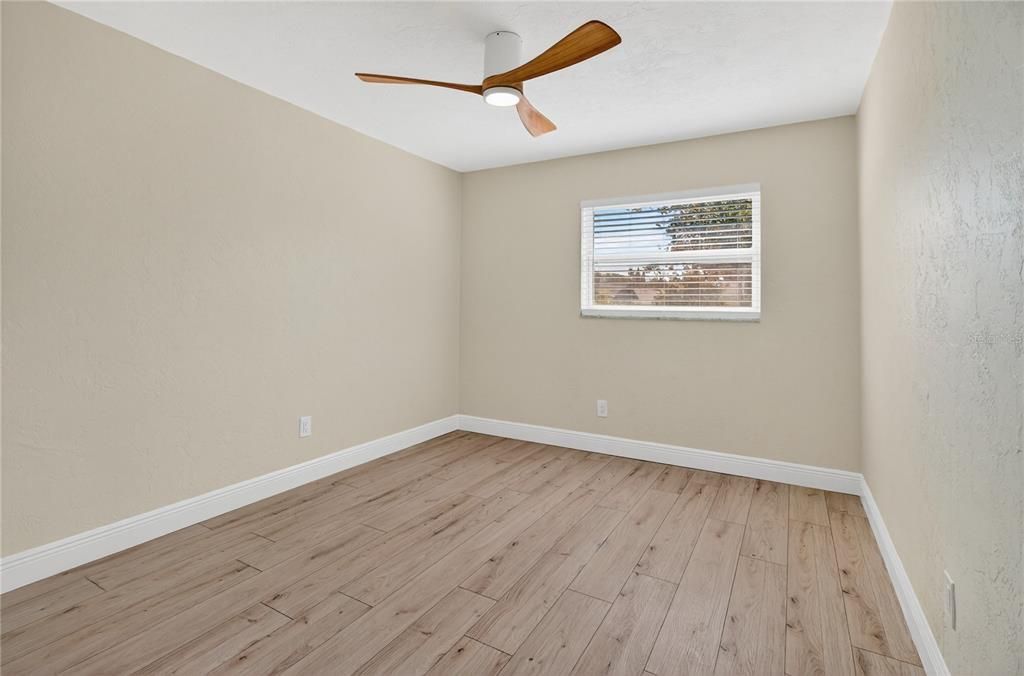 En Venta: $448,900 (4 camas, 2 baños, 1636 Pies cuadrados)