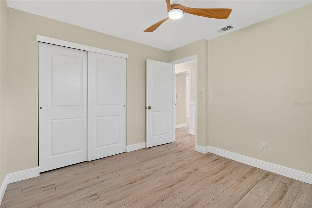 En Venta: $448,900 (4 camas, 2 baños, 1636 Pies cuadrados)