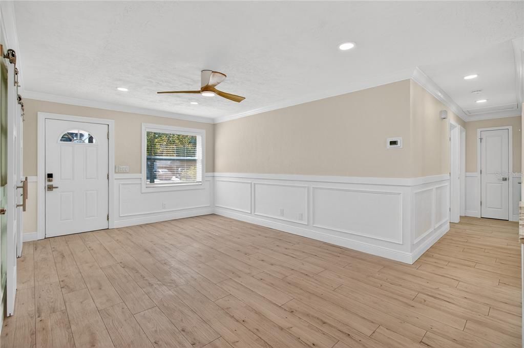 En Venta: $448,900 (4 camas, 2 baños, 1636 Pies cuadrados)