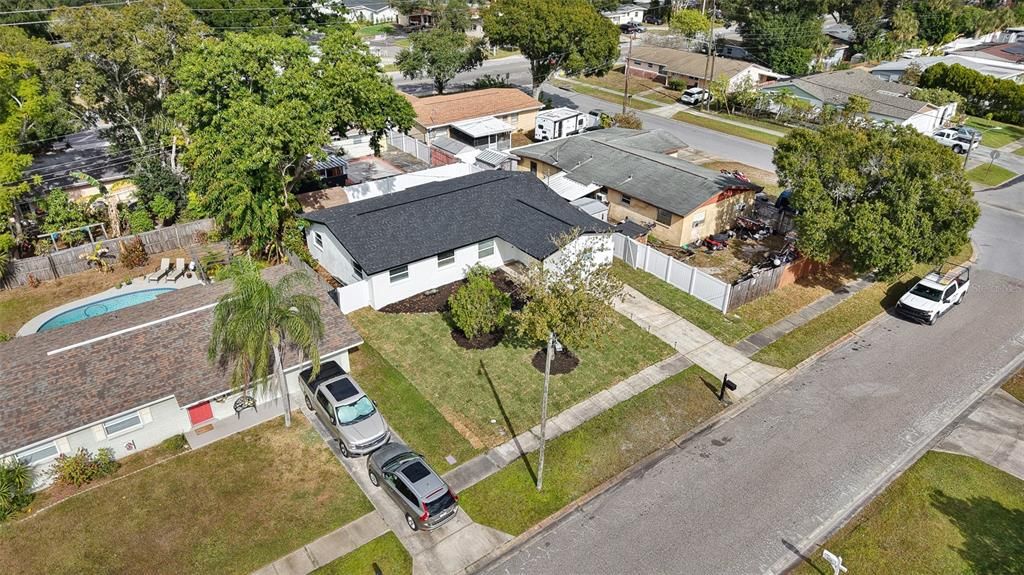 En Venta: $448,900 (4 camas, 2 baños, 1636 Pies cuadrados)