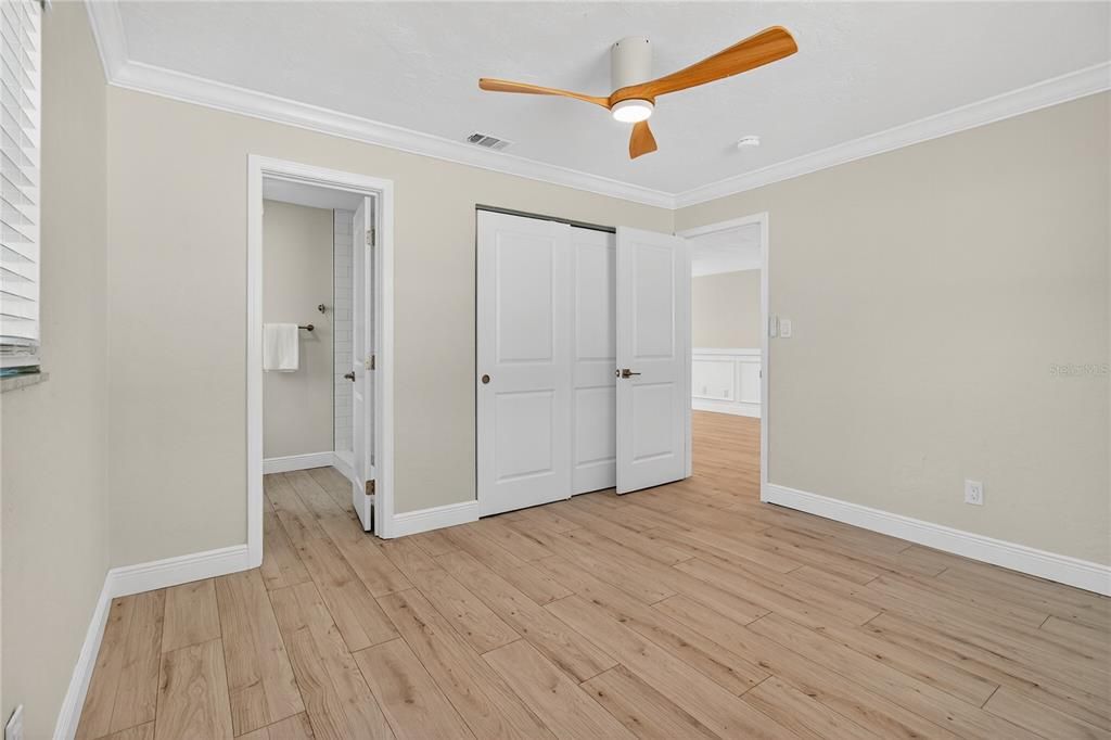 En Venta: $448,900 (4 camas, 2 baños, 1636 Pies cuadrados)