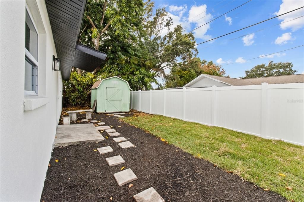 En Venta: $448,900 (4 camas, 2 baños, 1636 Pies cuadrados)