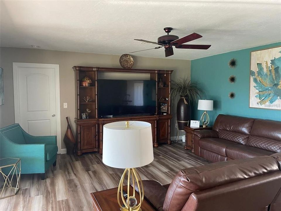 For Sale: $314,888 (3 beds, 2 baths, 1796 Square Feet)