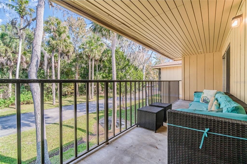 На продажу: $170,000 (2 спален, 2 ванн, 897 Квадратных фут)