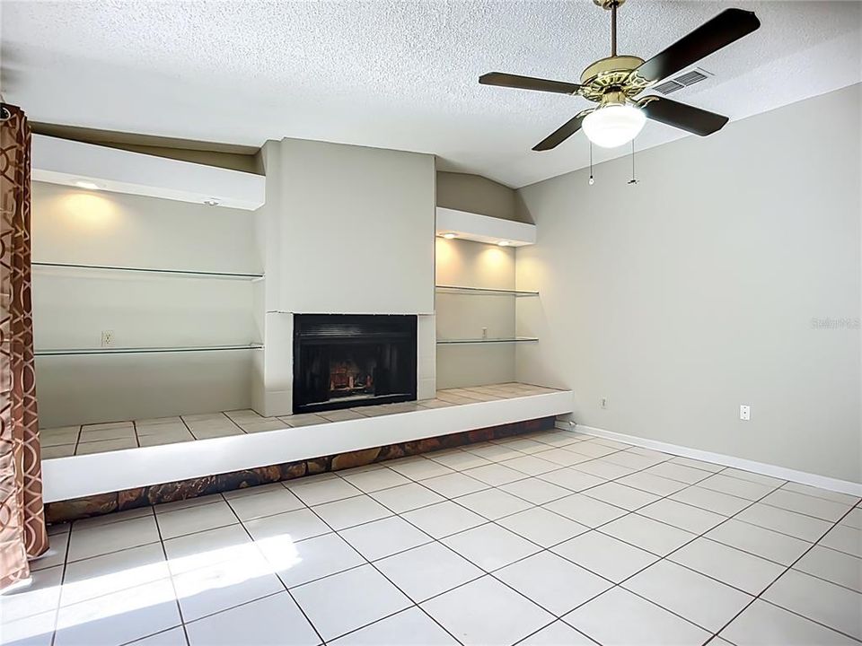 For Sale: $415,000 (3 beds, 2 baths, 1991 Square Feet)