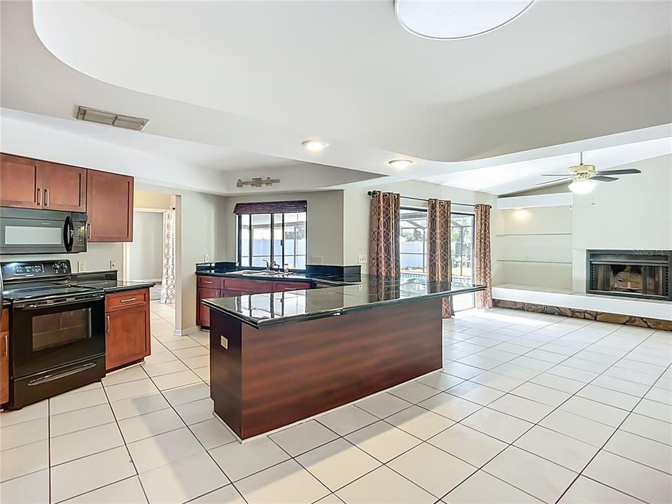 For Sale: $415,000 (3 beds, 2 baths, 1991 Square Feet)