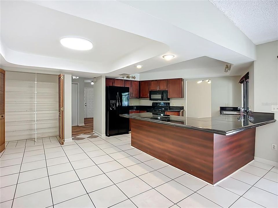 For Sale: $415,000 (3 beds, 2 baths, 1991 Square Feet)