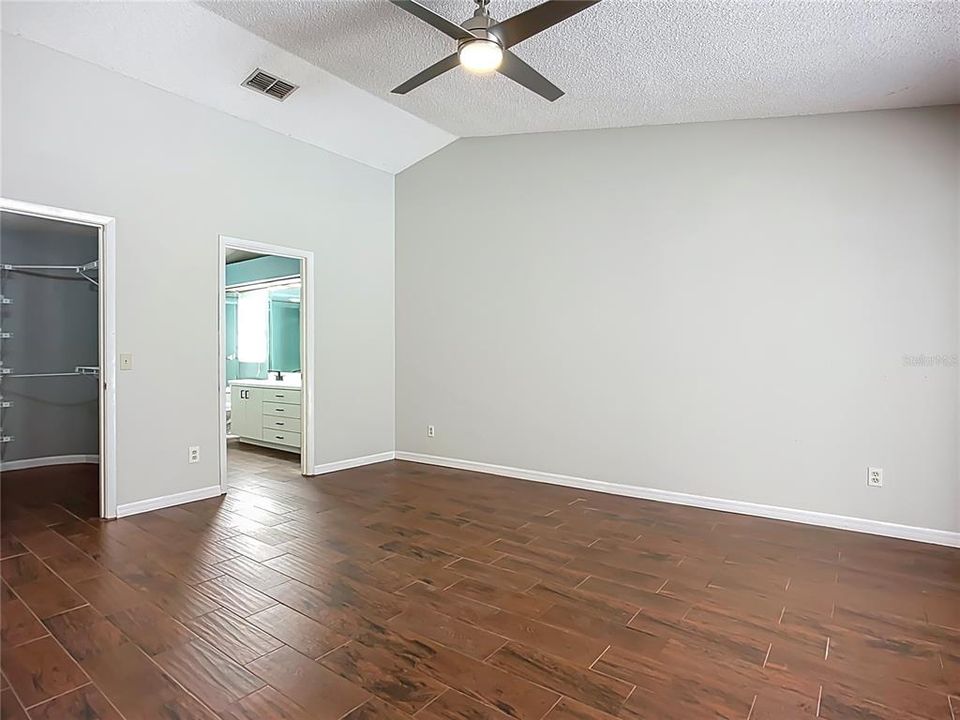 For Sale: $415,000 (3 beds, 2 baths, 1991 Square Feet)