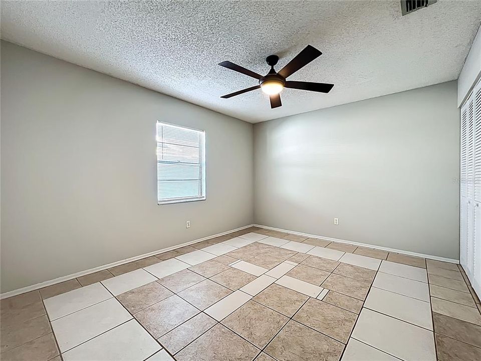 For Sale: $415,000 (3 beds, 2 baths, 1991 Square Feet)