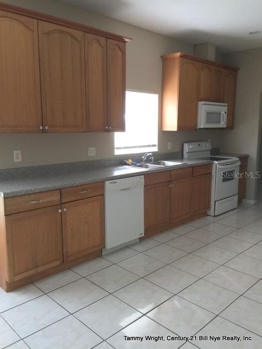 For Rent: $1,500 (3 beds, 2 baths, 1458 Square Feet)
