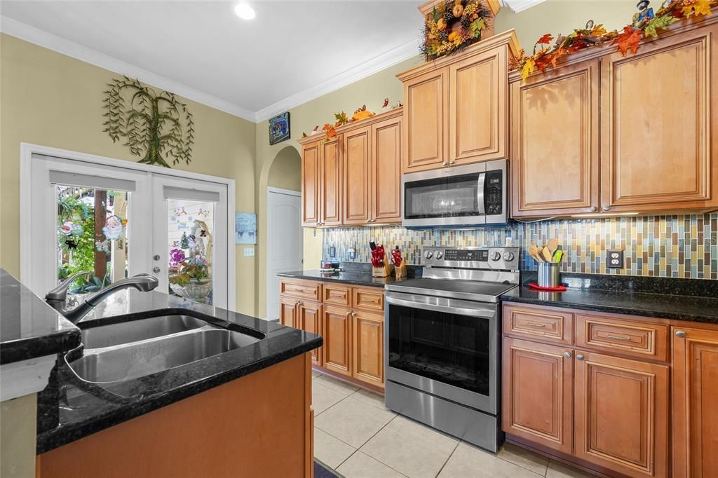 待售: $359,000 (4 贝兹, 3 浴室, 1850 平方英尺)