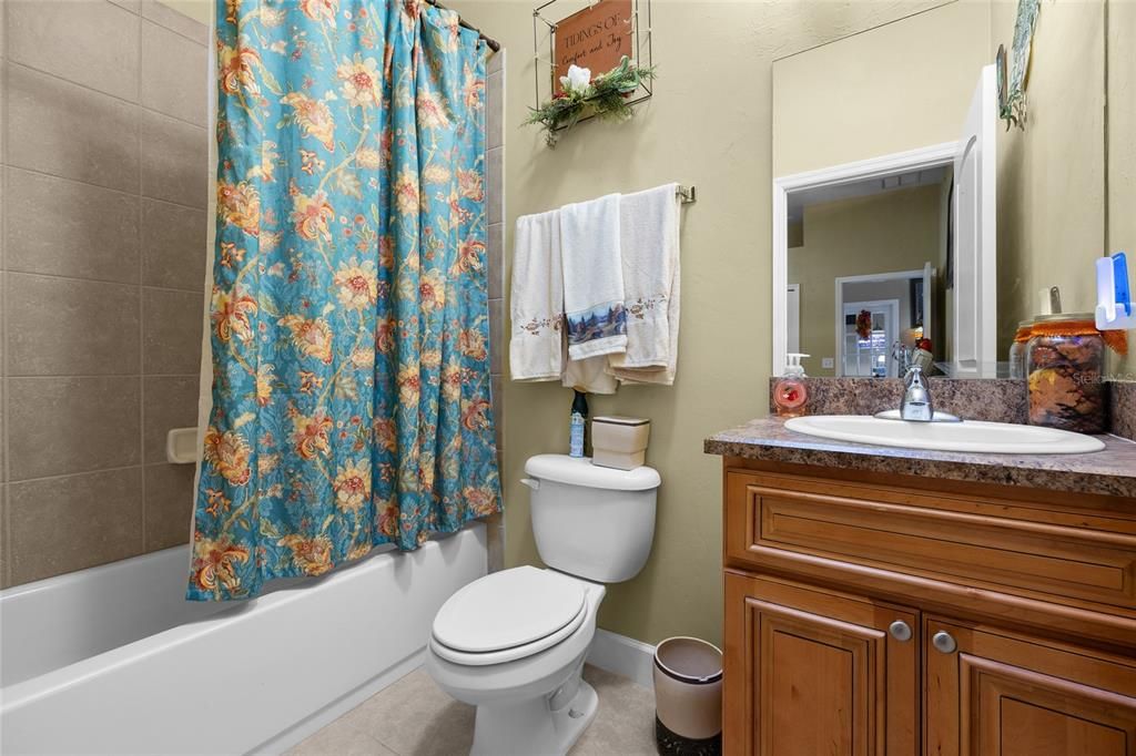 待售: $359,000 (4 贝兹, 3 浴室, 1850 平方英尺)