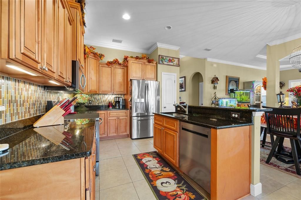 待售: $359,000 (4 贝兹, 3 浴室, 1850 平方英尺)