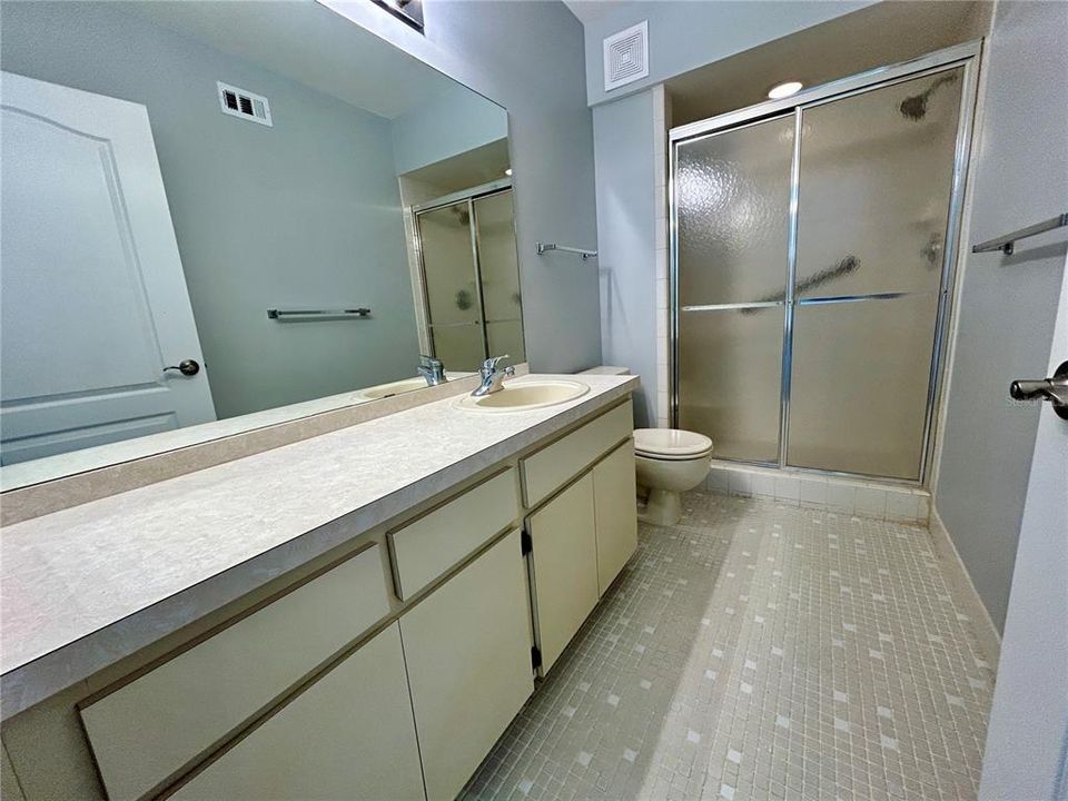 For Sale: $239,000 (2 beds, 2 baths, 1210 Square Feet)