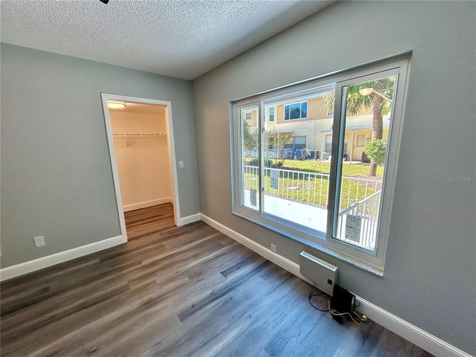 For Sale: $239,000 (2 beds, 2 baths, 1210 Square Feet)