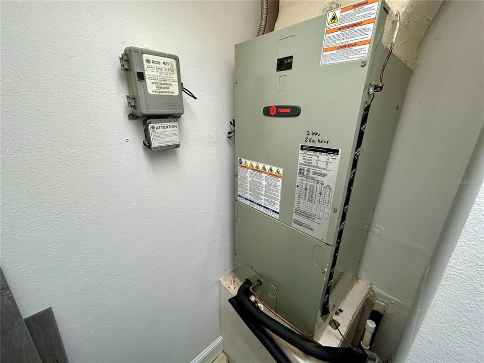 For Sale: $239,000 (2 beds, 2 baths, 1210 Square Feet)