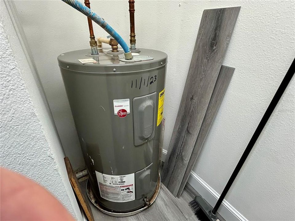 For Sale: $239,000 (2 beds, 2 baths, 1210 Square Feet)