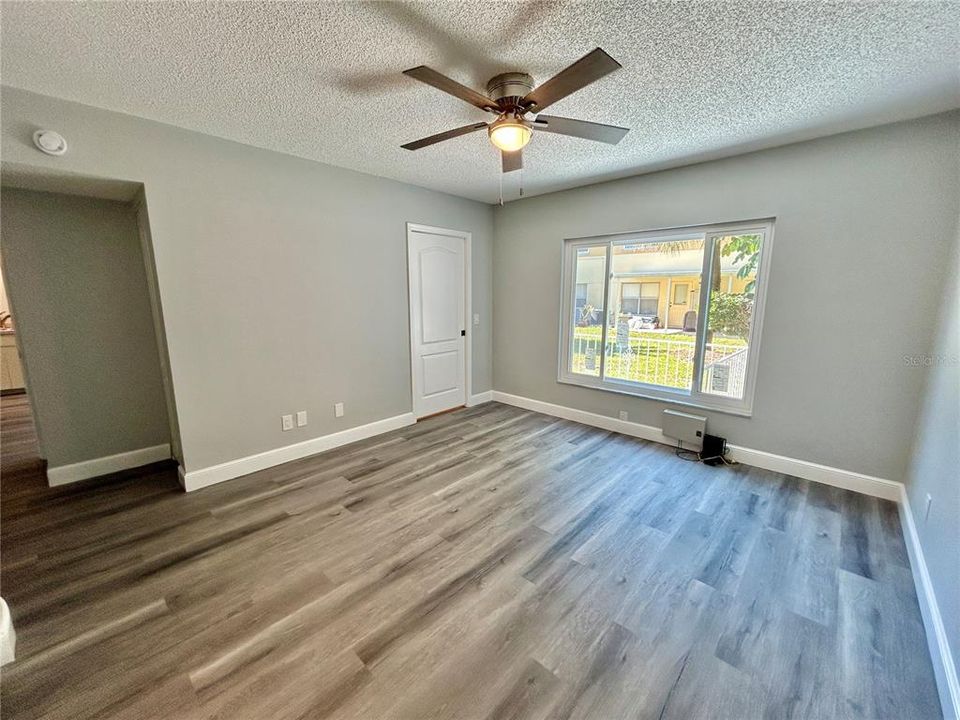 For Sale: $239,000 (2 beds, 2 baths, 1210 Square Feet)