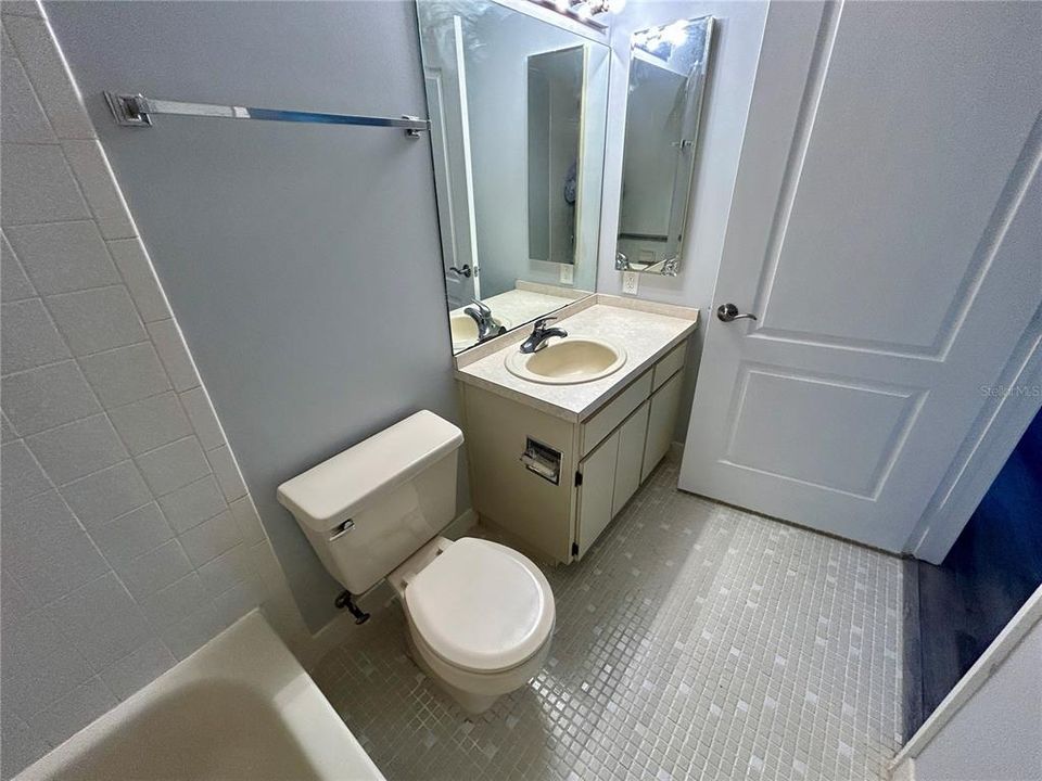 For Sale: $239,000 (2 beds, 2 baths, 1210 Square Feet)