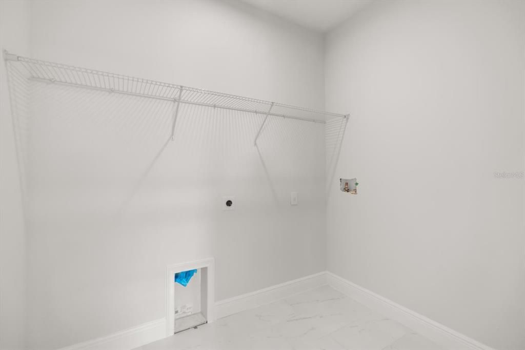 待售: $549,000 (4 贝兹, 2 浴室, 2412 平方英尺)