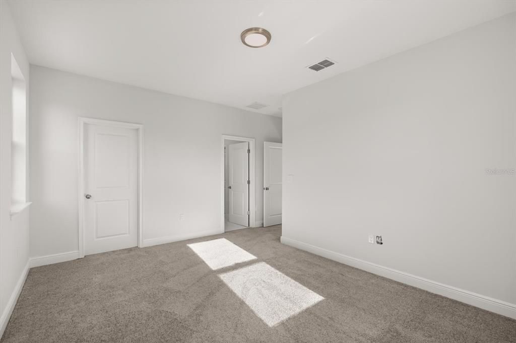 待售: $549,000 (4 贝兹, 2 浴室, 2412 平方英尺)