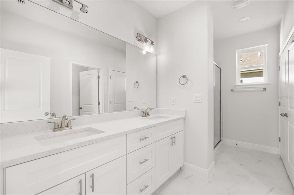 待售: $549,000 (4 贝兹, 2 浴室, 2412 平方英尺)