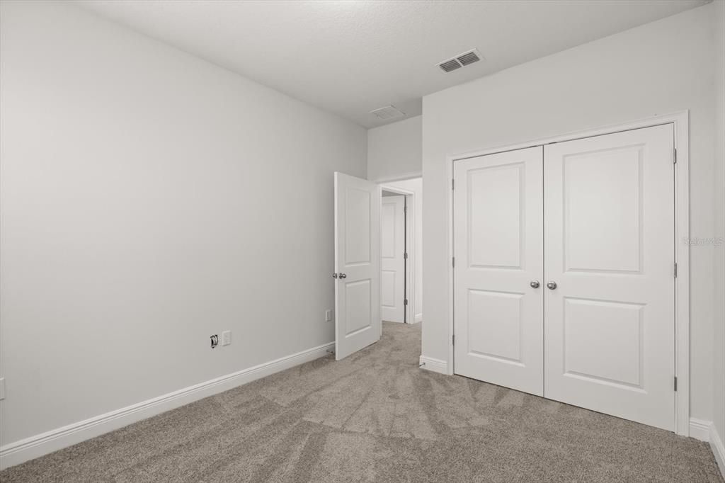 待售: $549,000 (4 贝兹, 2 浴室, 2412 平方英尺)