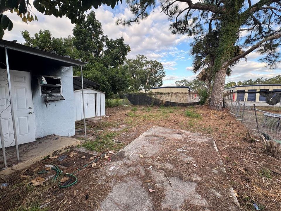 На продажу: $51,500 (0.09 acres)