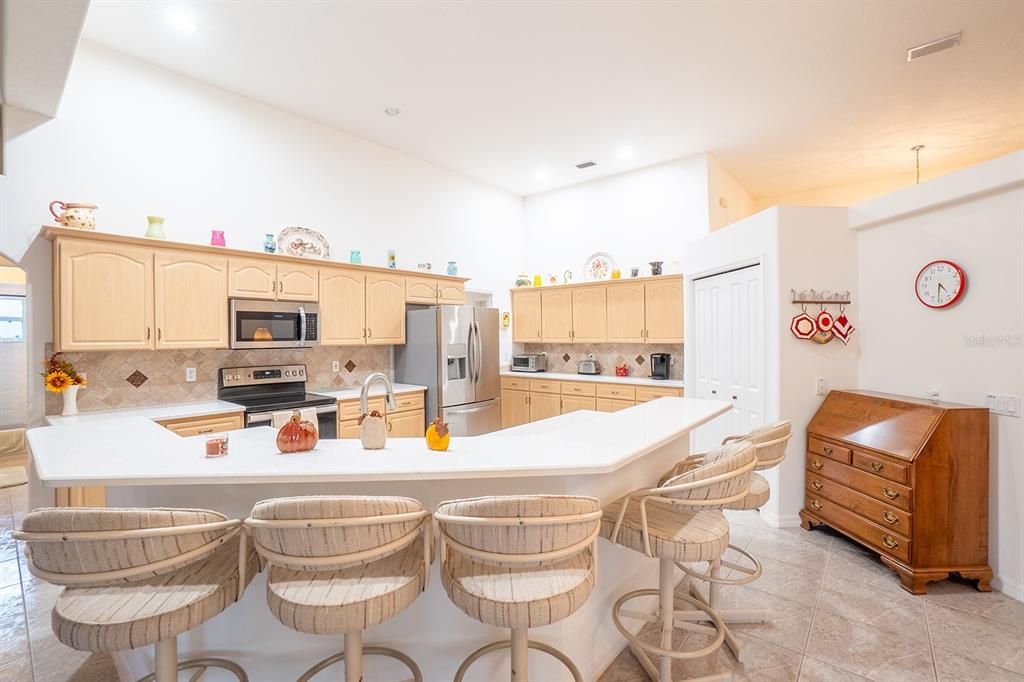 En Venta: $425,000 (4 camas, 3 baños, 2479 Pies cuadrados)