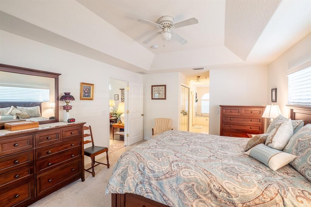 En Venta: $425,000 (4 camas, 3 baños, 2479 Pies cuadrados)