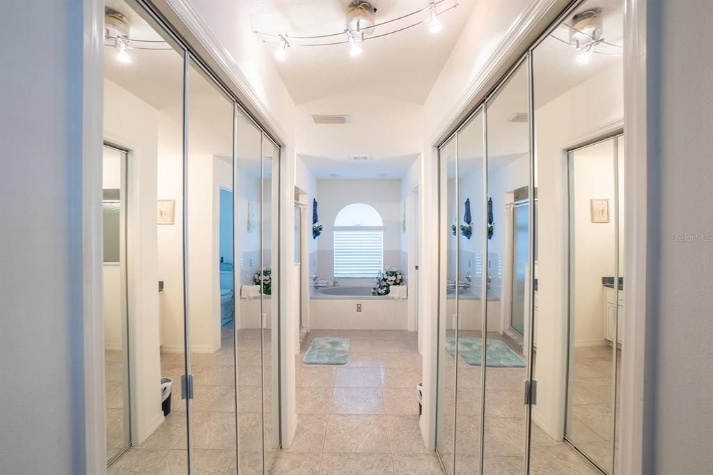 En Venta: $425,000 (4 camas, 3 baños, 2479 Pies cuadrados)